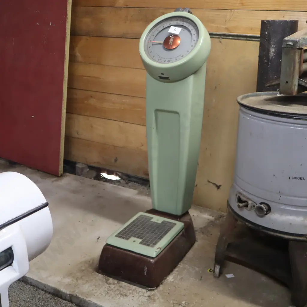 Coin Operated Scales Image 1++