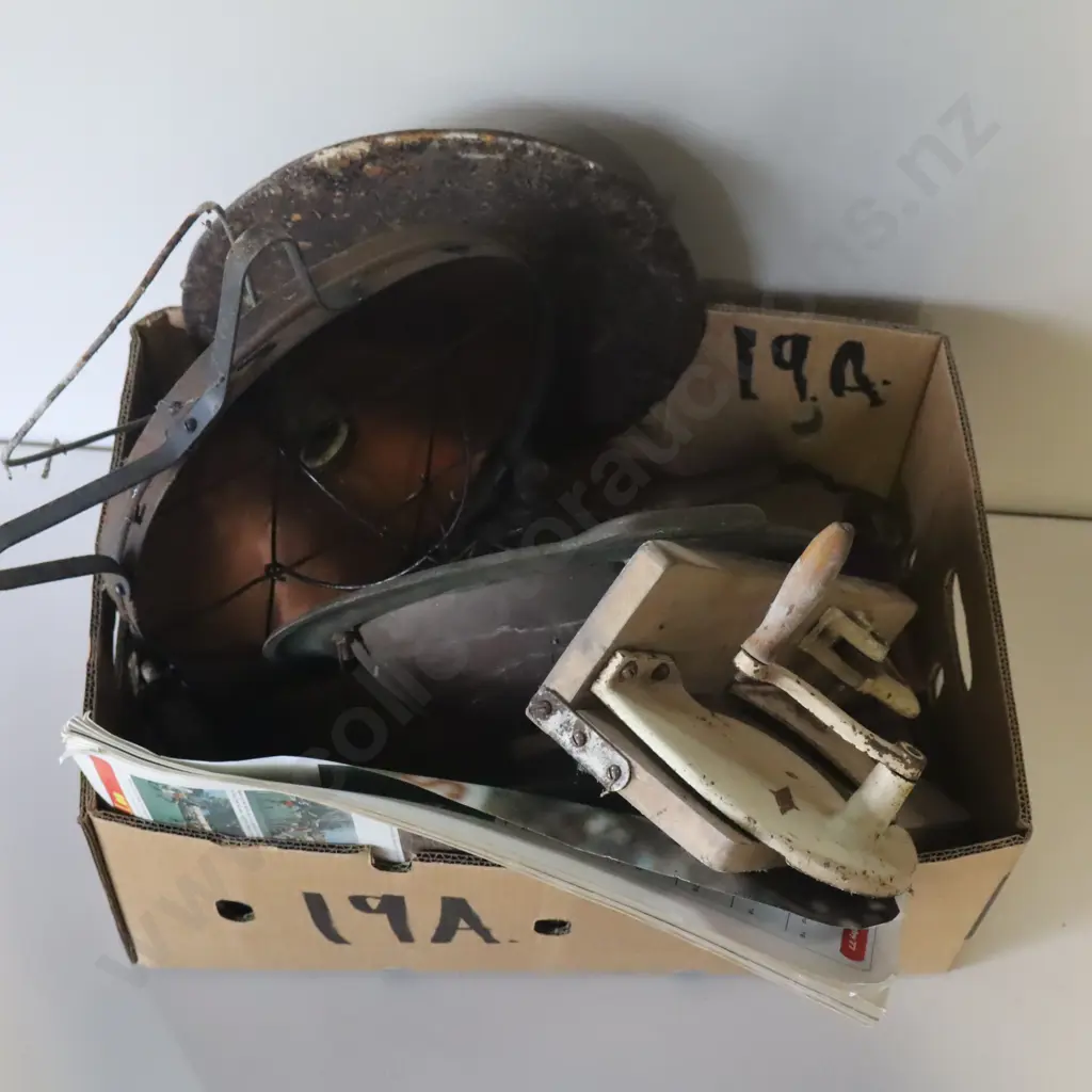 Box Lot Heatlamps, Meatslicer Ect Image 1++