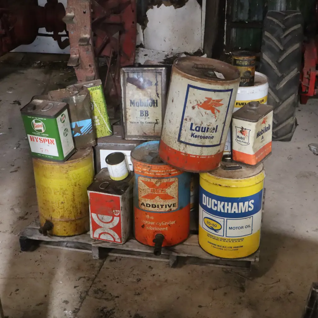 Pallet Oil Tins Image 1++