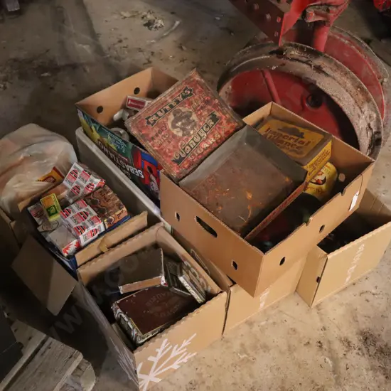 Lot Cigarette Collectables