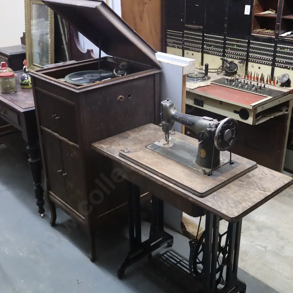Gramaphone And Sewing Machine Image 1++