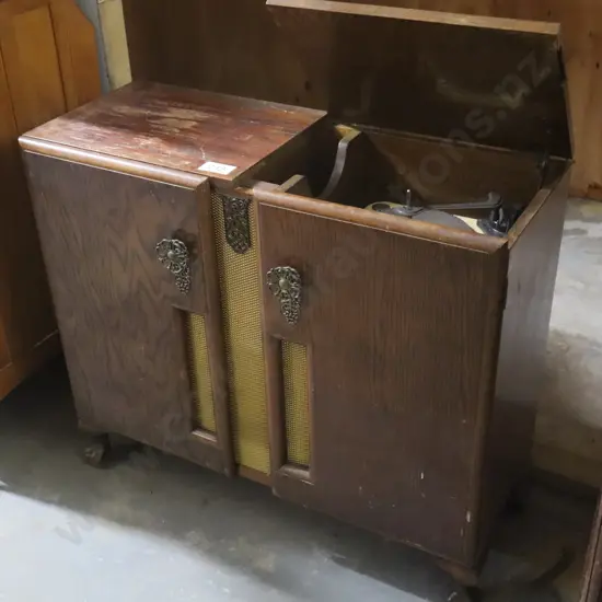 Art Deco Radio And Gramaphone Cabinet