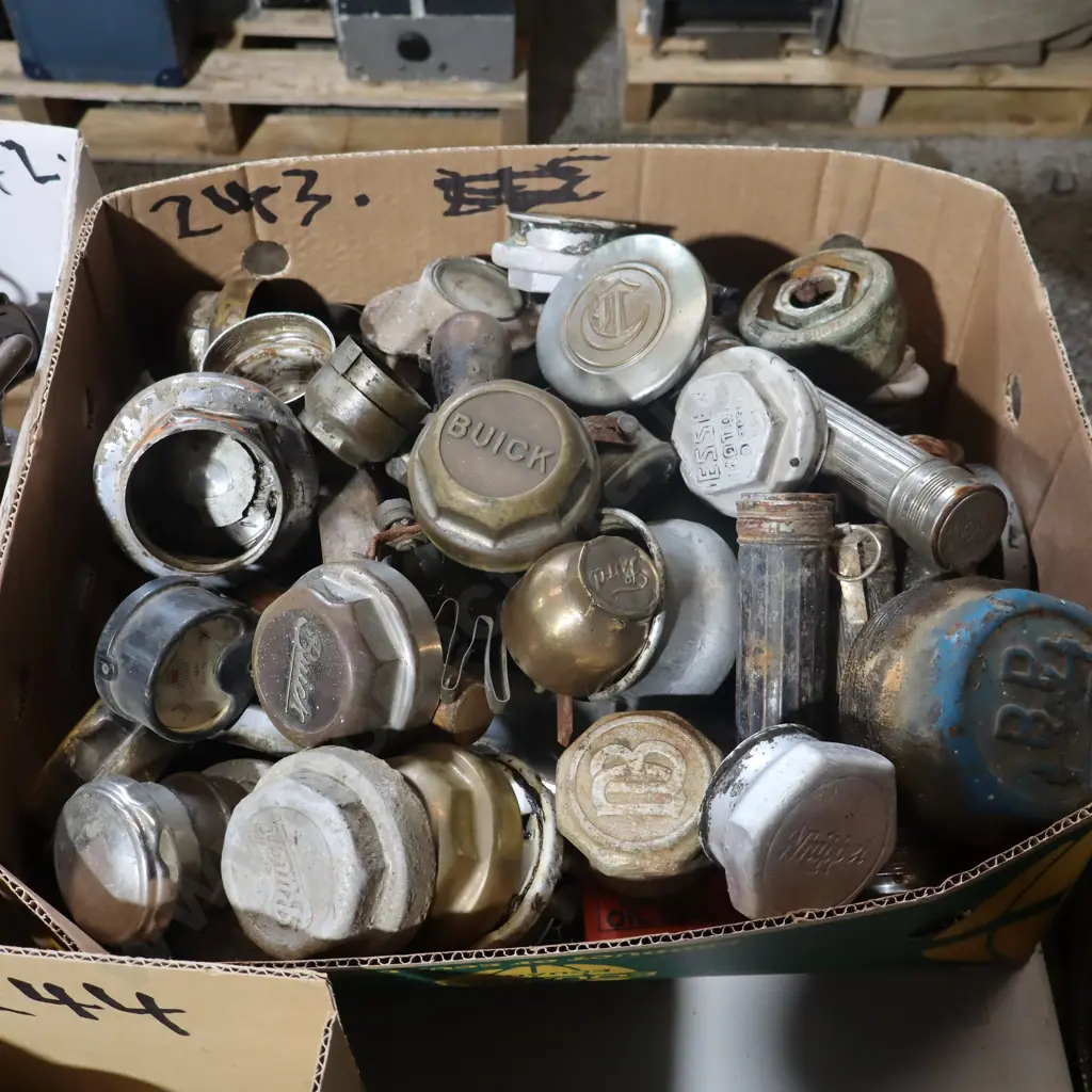 Box Early Hubcaps, Car Parts Ect. Image 1++