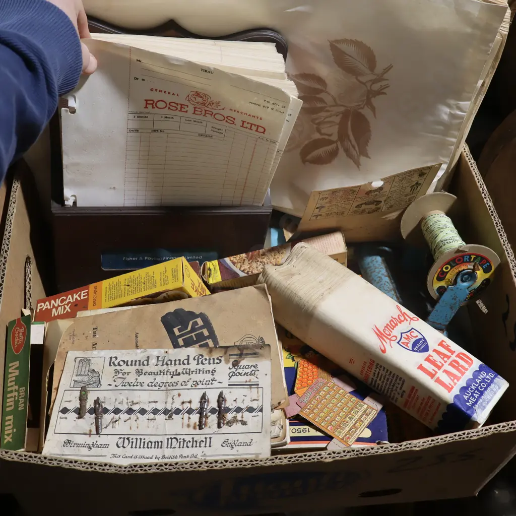 Box Vintage Tins Ephemera Ect Image 1++