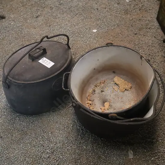 Antique Cast Iron pots, Camp Oven.