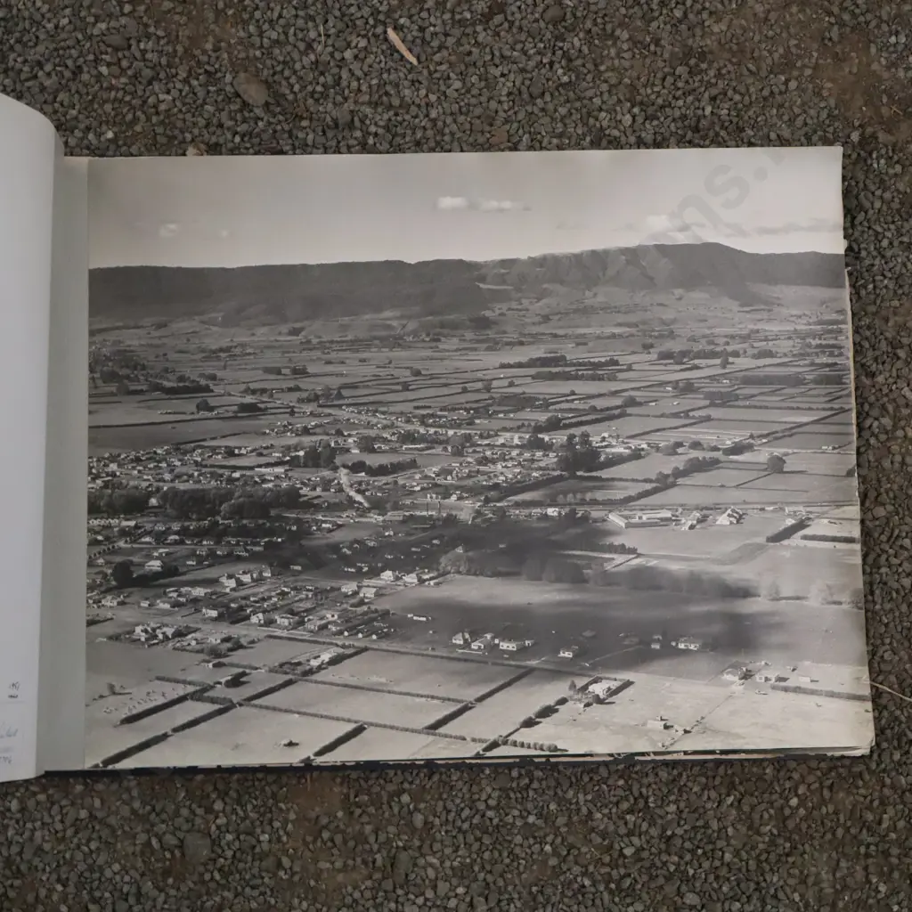 Whites Aviation Large Booklet Image 1++