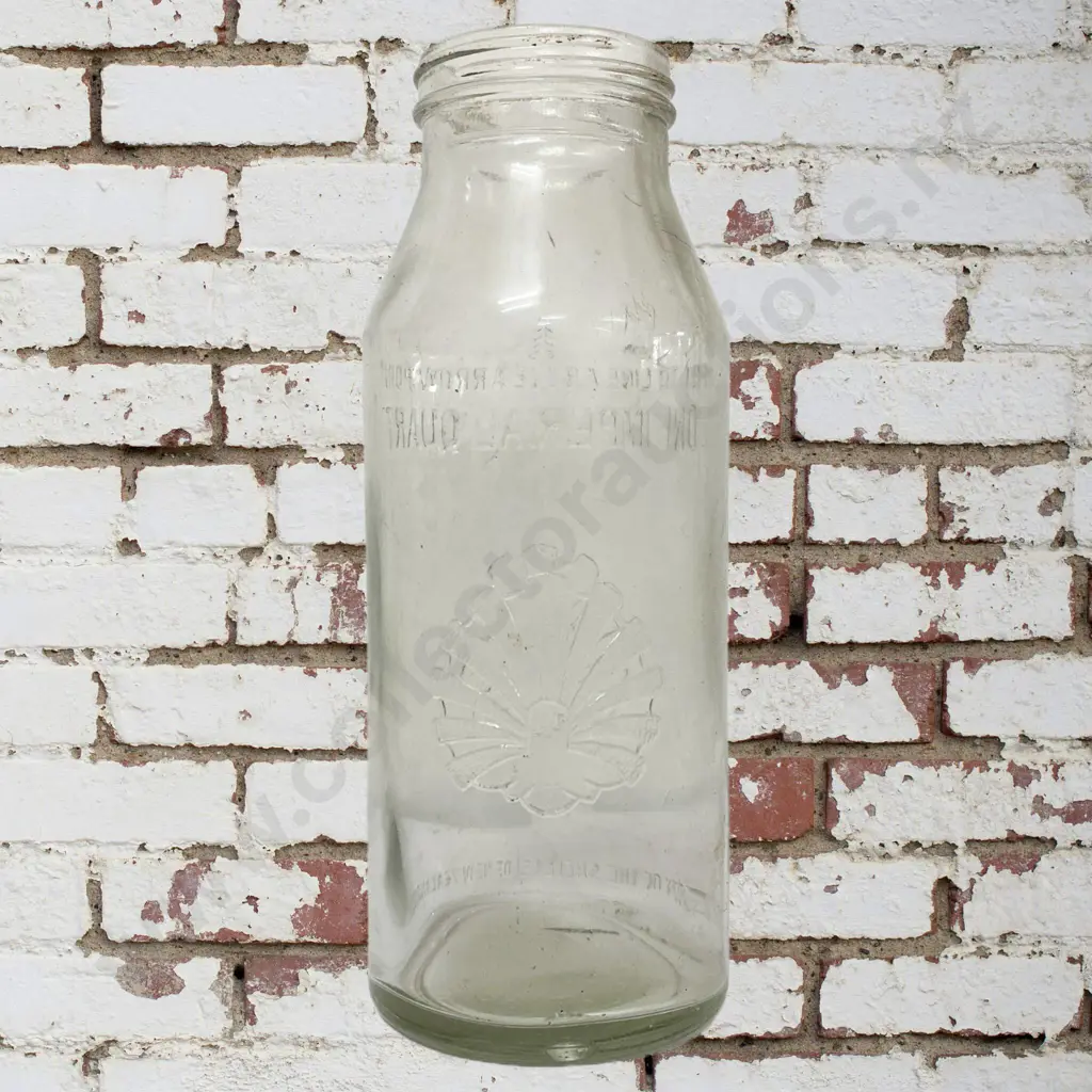 Shell Quart Oil Bottle Image 1++
