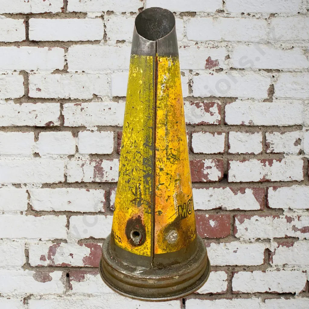 Shell Oil Bottle Top Triple Image 1++
