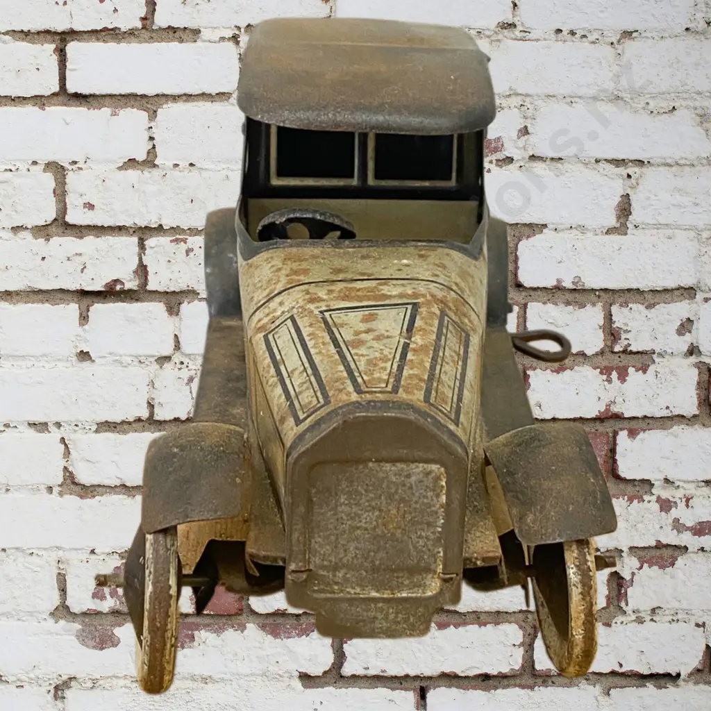 Tin Plate Town Car Image 1++