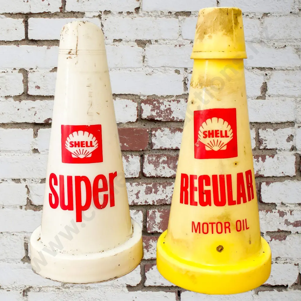 Shell Plastic Oil Bottle Tops x 2 Image 1++