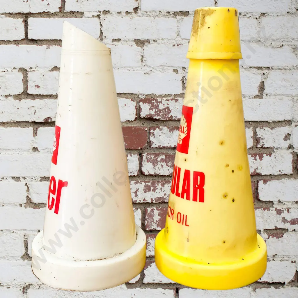 Shell Plastic Oil Bottle Tops x 2 Image 1++