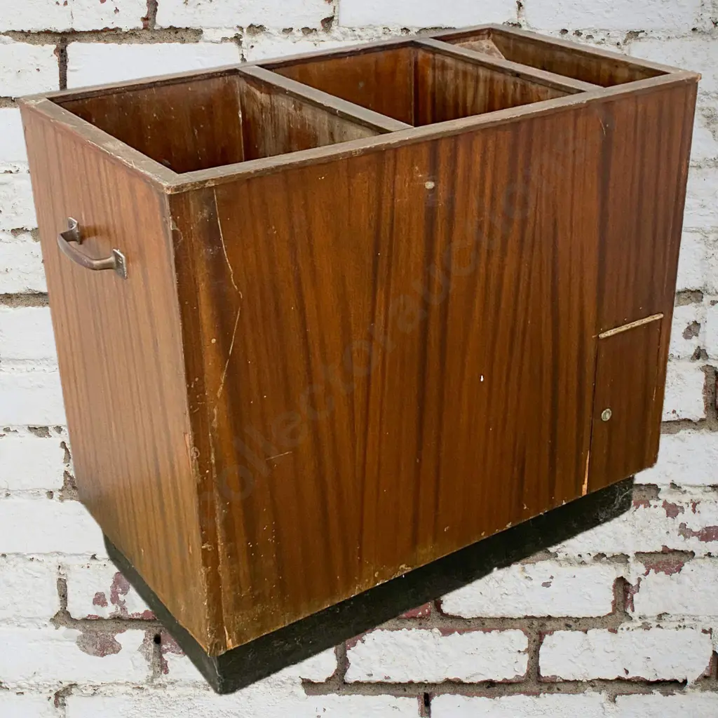 Auckland Star Newspaper Box Image 1++
