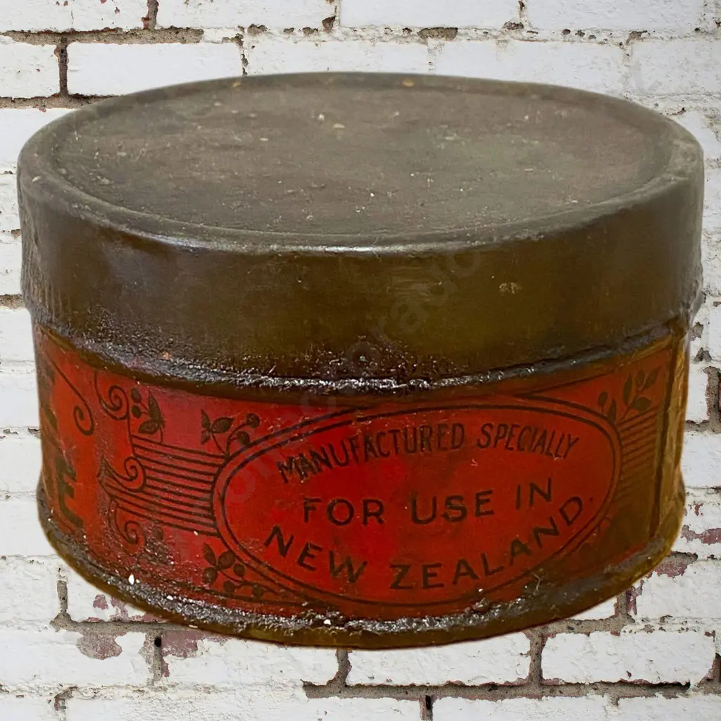 Vacuum Oil Company Favorite Axil Grease Tin Image 1++