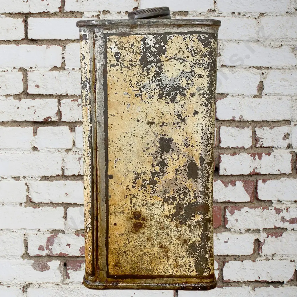 EARLY Vacuum Harness Oil Tin Image 1++
