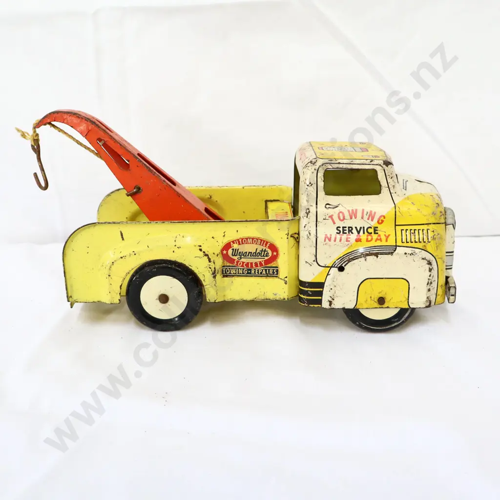 Wyandotte Tin Plate Toy Tow Truck Image 1++