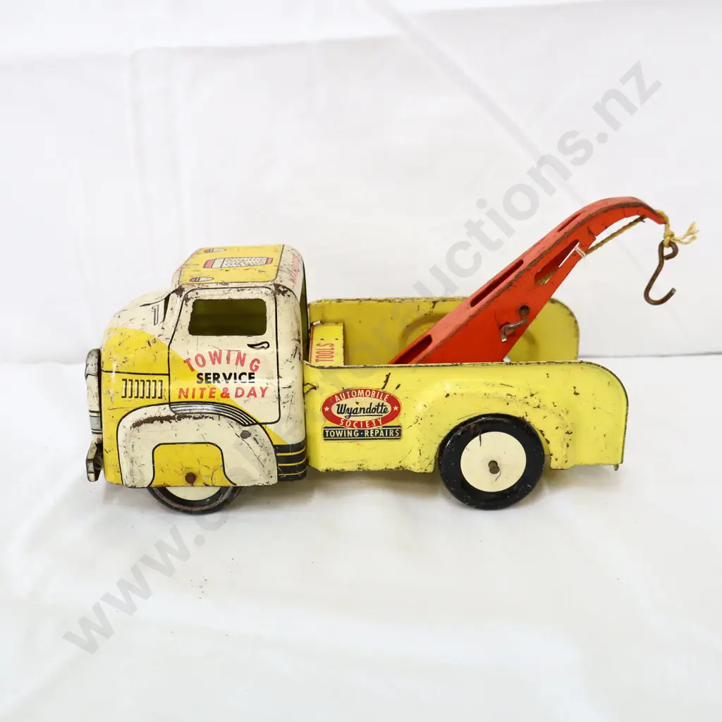 Wyandotte Tin Plate Toy Tow Truck Image 1++