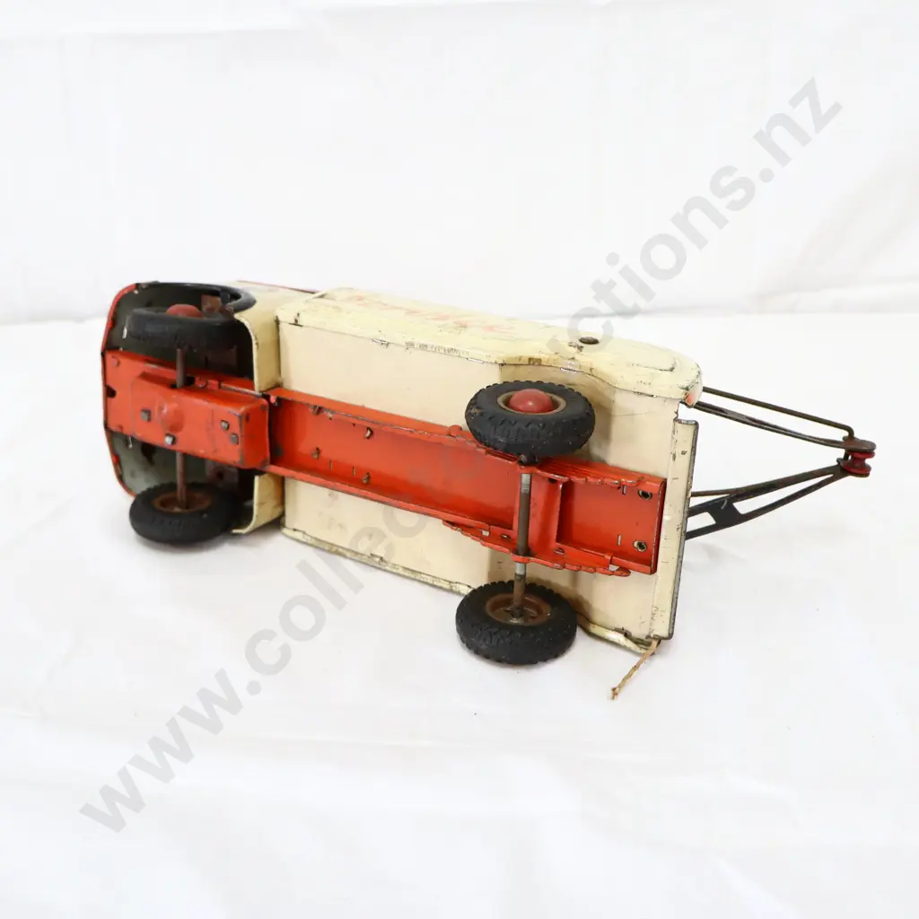 German Arnold DAF Tin Plate Toy Tow Truck Image 1++