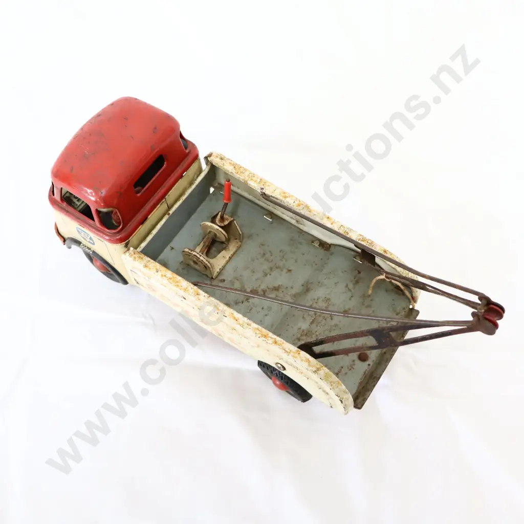 German Arnold DAF Tin Plate Toy Tow Truck Image 1++