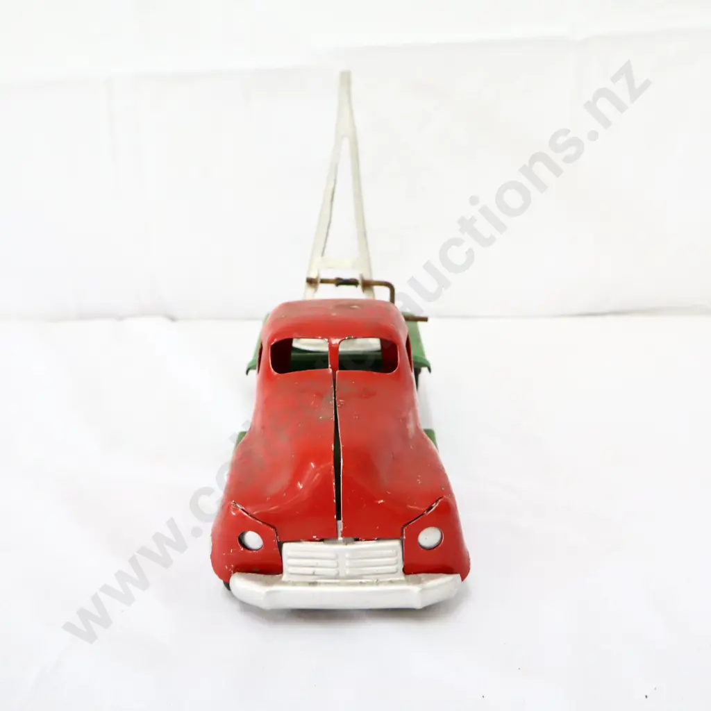 Tin Plate Toy Tow Truck Red/Green Image 1++