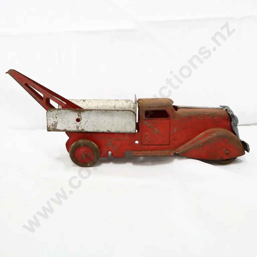 Made in USA Pressed Steel Toy Tow Truck Image 1++