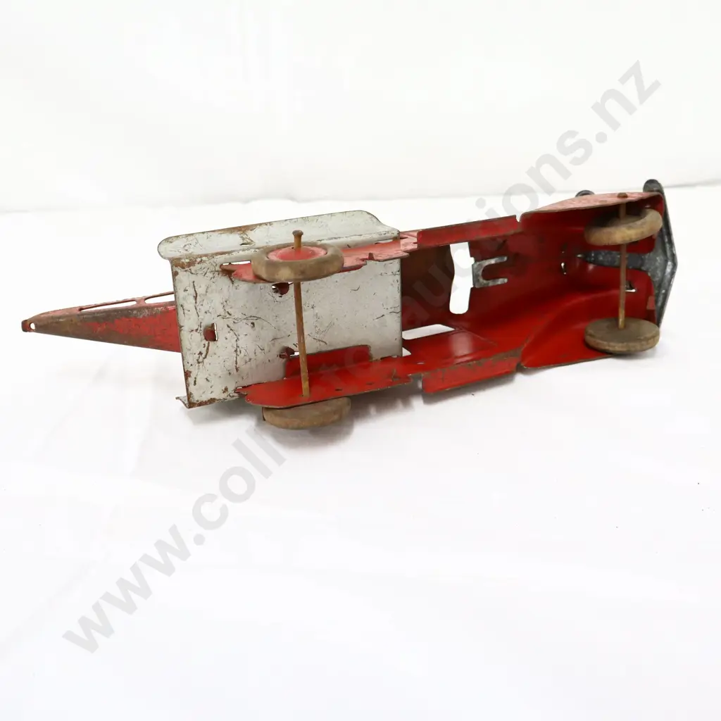 Made in USA Pressed Steel Toy Tow Truck Image 1++