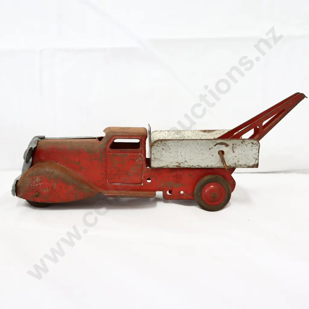 Made in USA Pressed Steel Toy Tow Truck Image 1++
