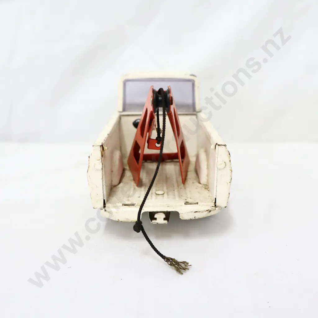 Tonka NZ Made Jeep Tow Truck Image 1++