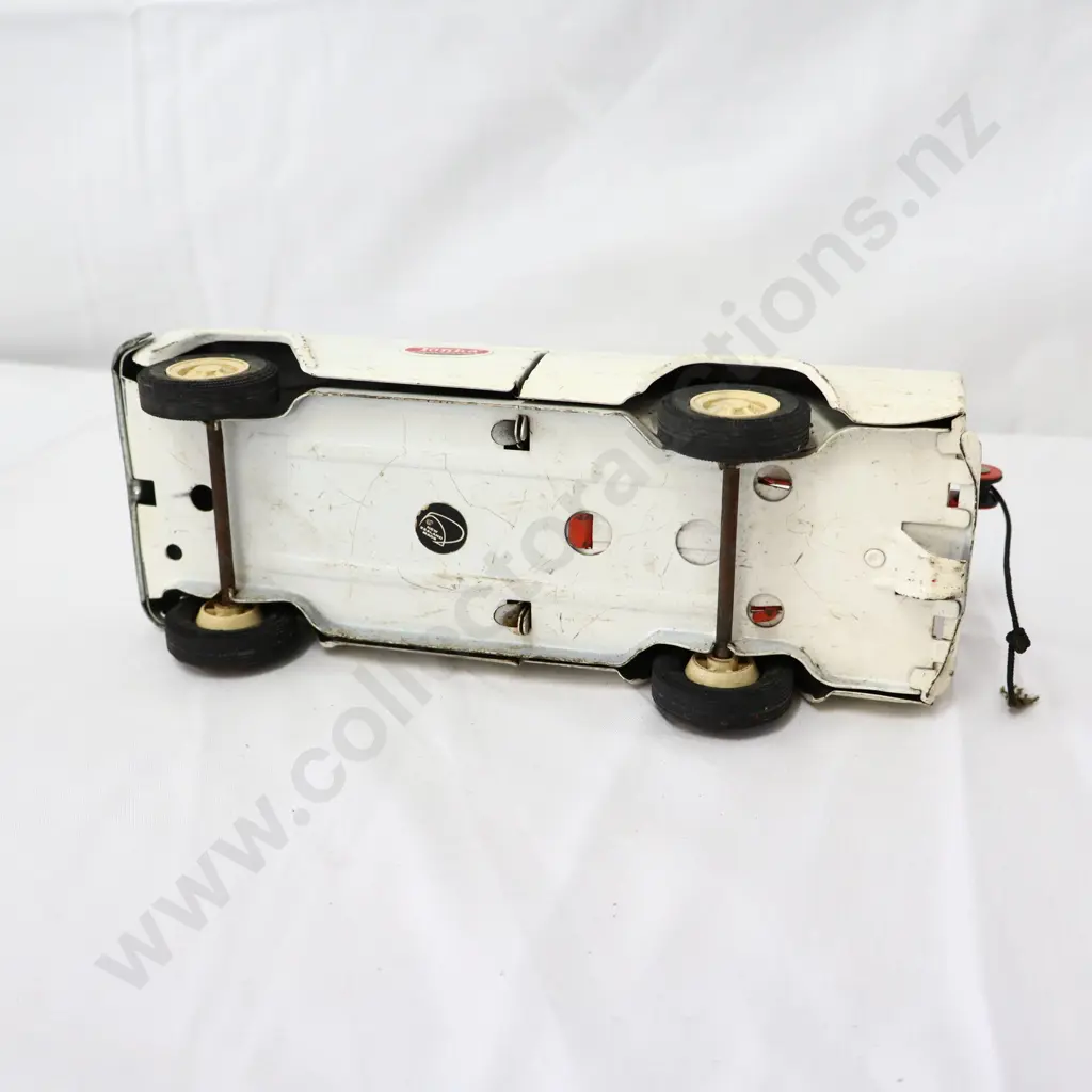 Tonka NZ Made Jeep Tow Truck Image 1++