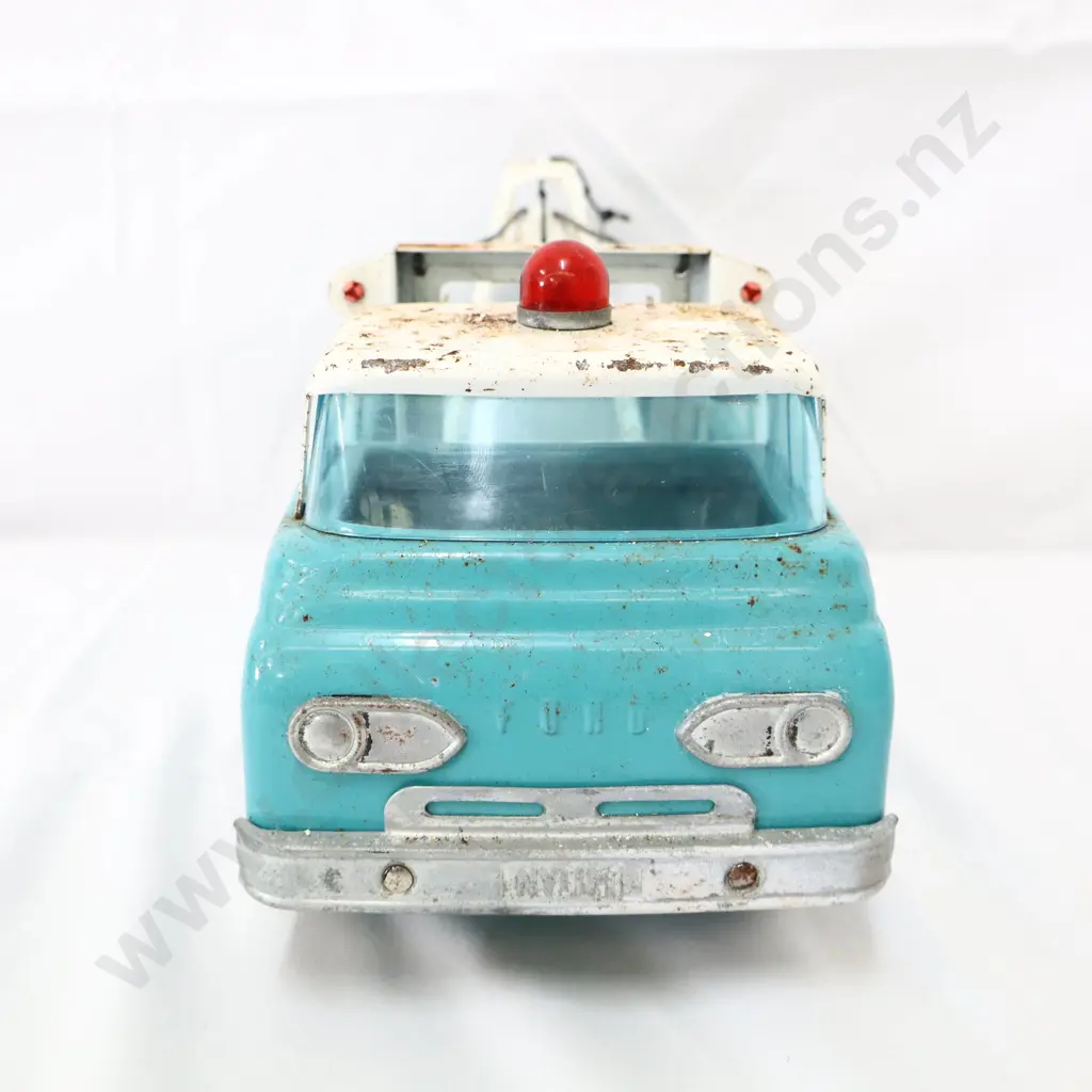 Nylint Ford Pressed Steel Tow Truck Image 1++