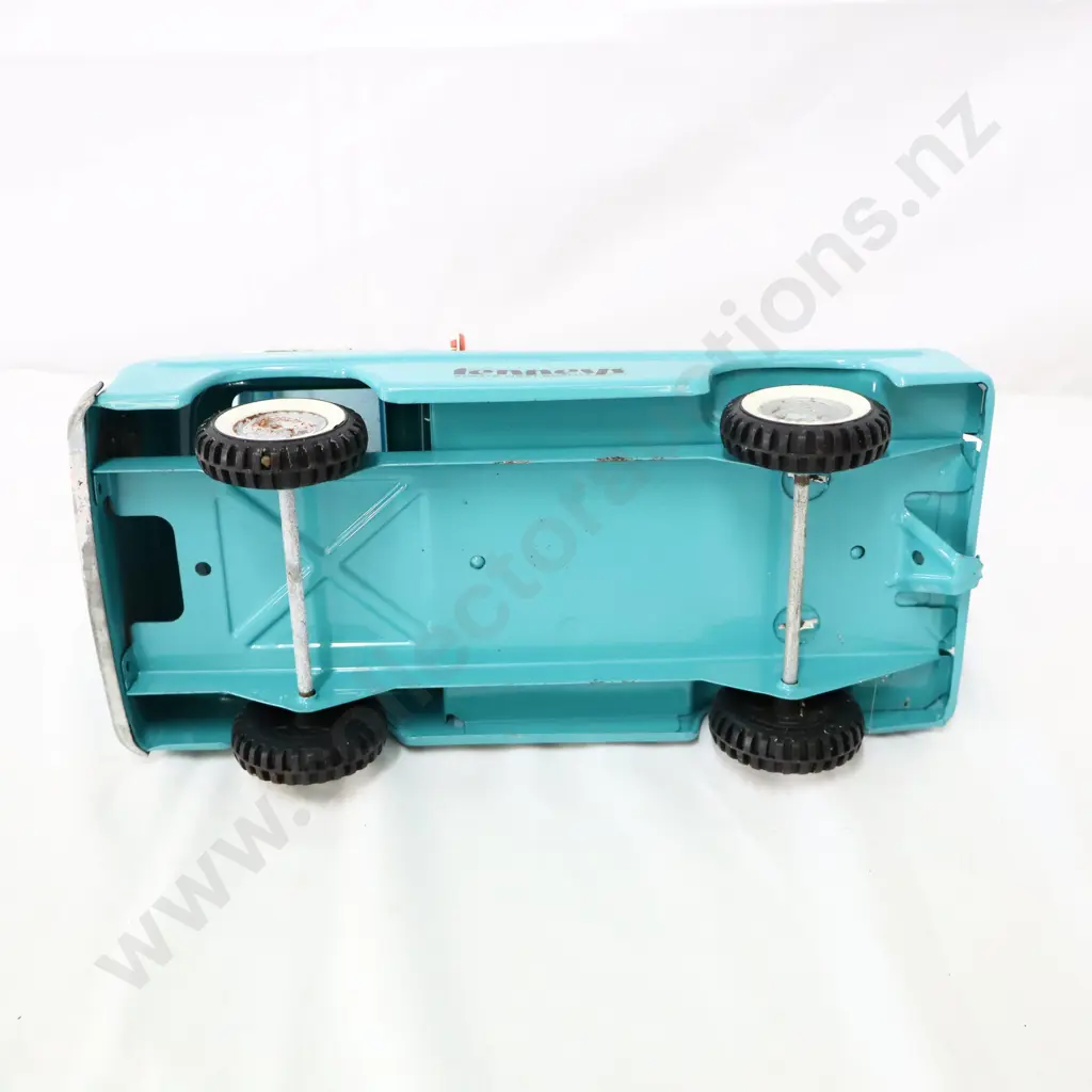 Nylint Ford Pressed Steel Tow Truck Image 1++