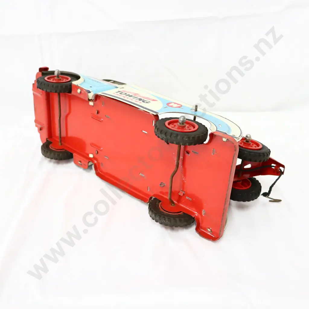 Wyandotte Radio Dispatched  Tin Plate Toy Tow Truck Image 1++
