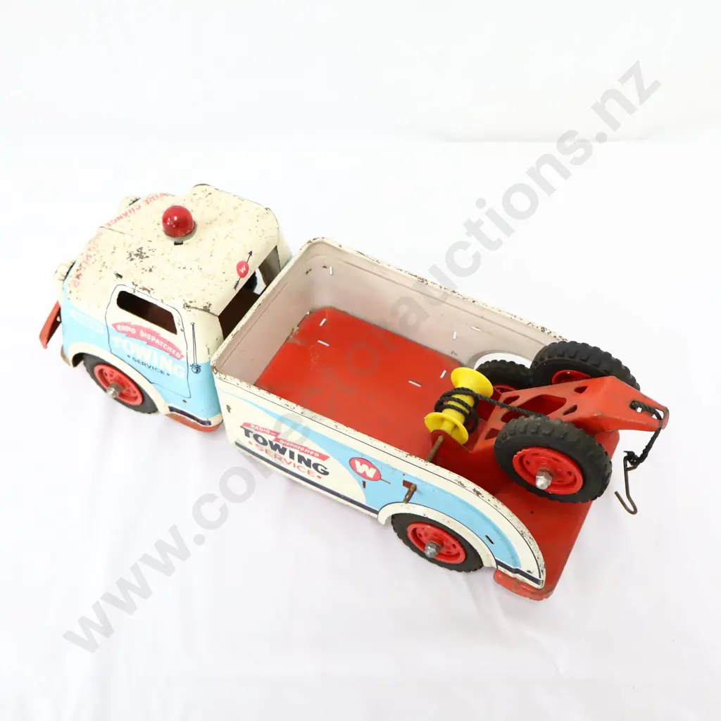Wyandotte Radio Dispatched  Tin Plate Toy Tow Truck Image 1++
