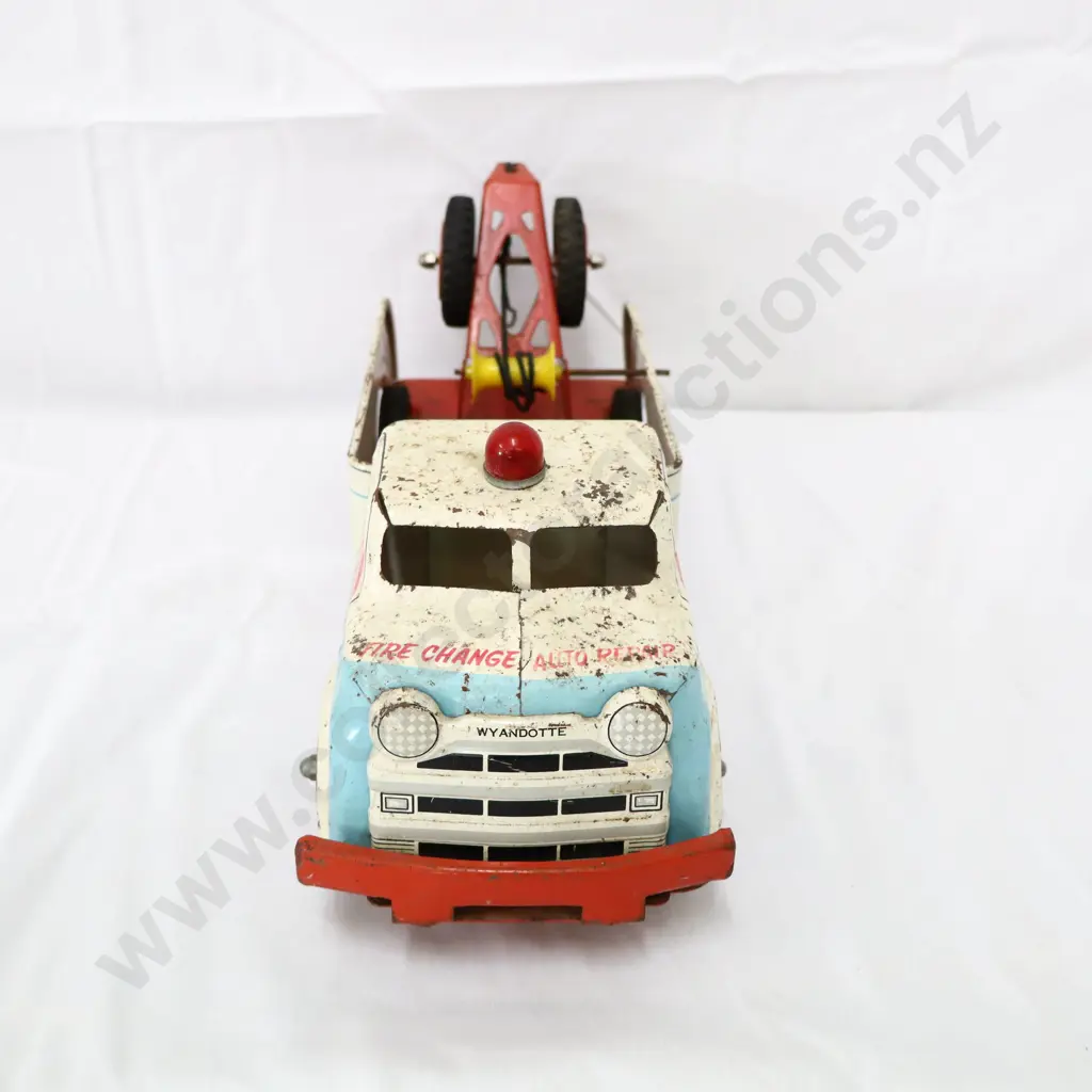 Wyandotte Radio Dispatched  Tin Plate Toy Tow Truck Image 1++