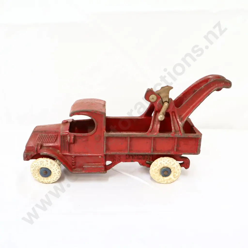 Cast Iron Champion Tow Truck Toy Image 1++