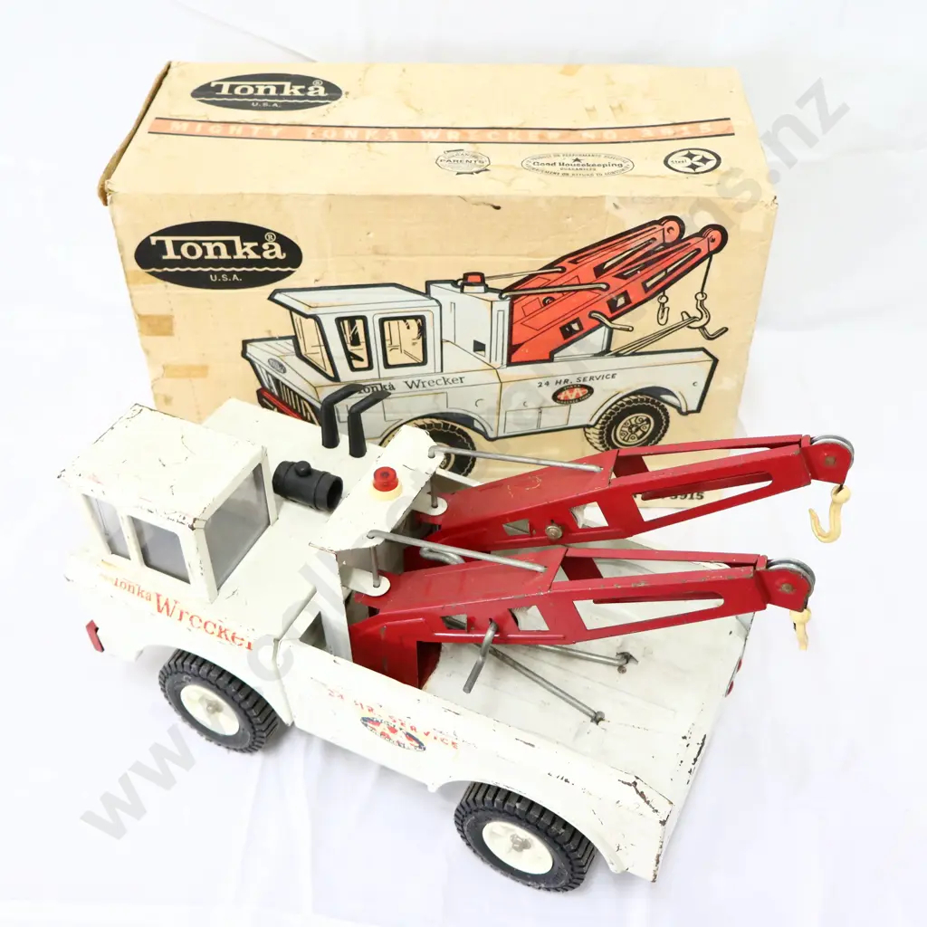 Playworn and Boxed Tonka Wrecker No 3915 Image 1++