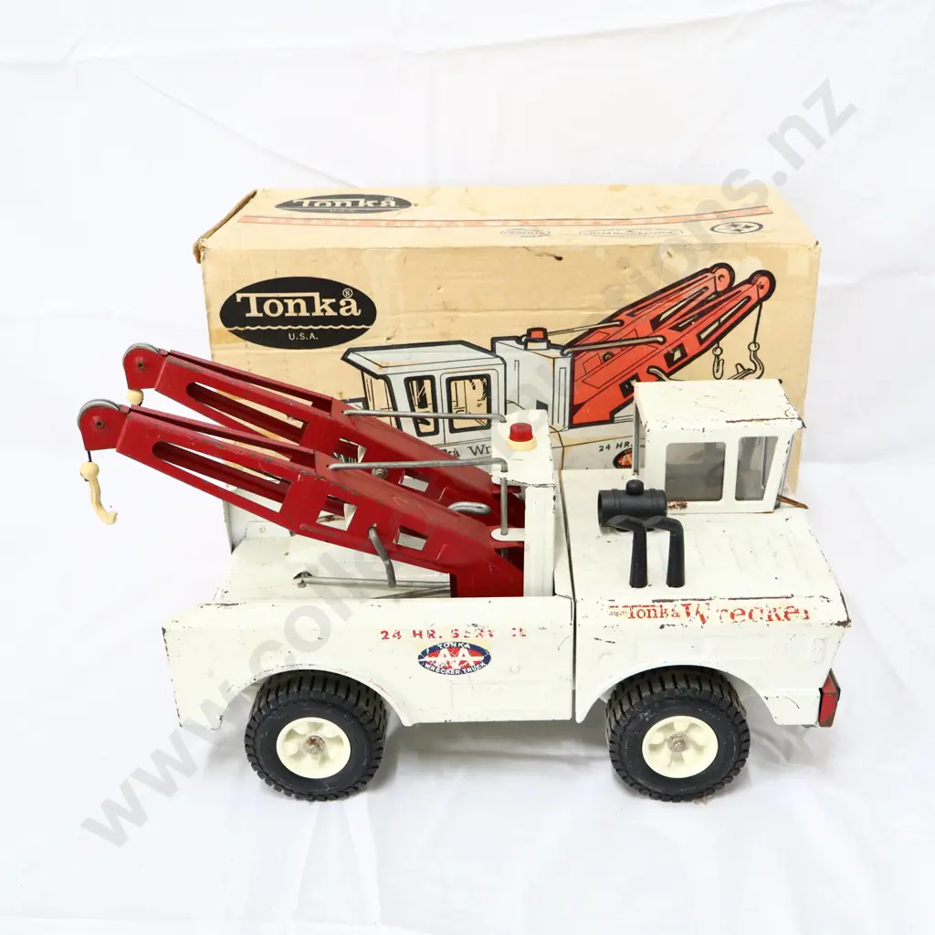 Playworn and Boxed Tonka Wrecker No 3915 Image 1++