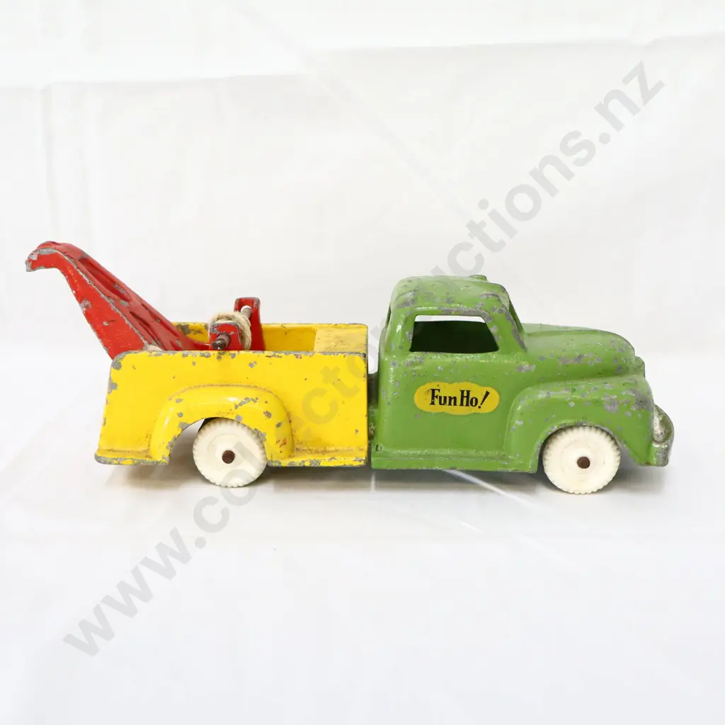 Fun Ho Breakdown Truck 1958-1973 Image 1++