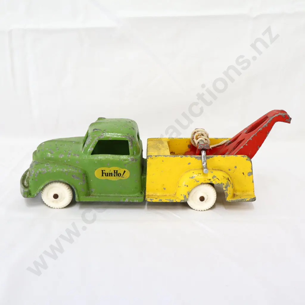 Fun Ho Breakdown Truck 1958-1973 Image 1++
