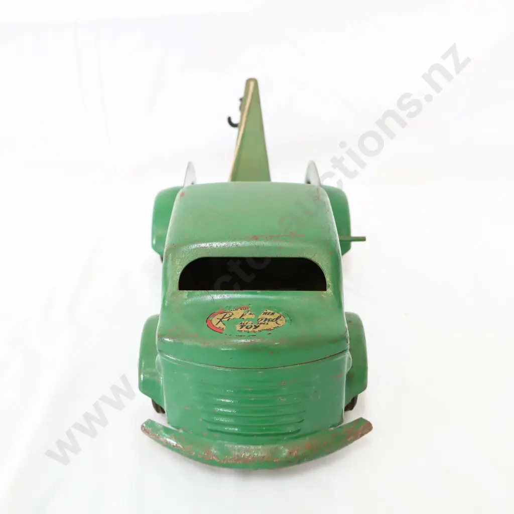 Richmond Scale Model Toys Canada Pressed Steel Tow Truck Image 1++