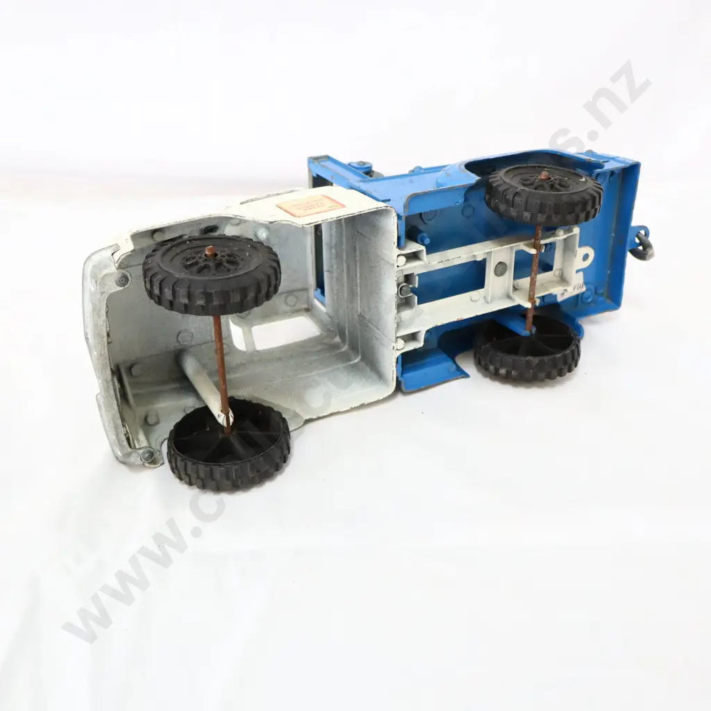 Hubley Mighty Metal Cast Aluminium Tow Truck Image 1++