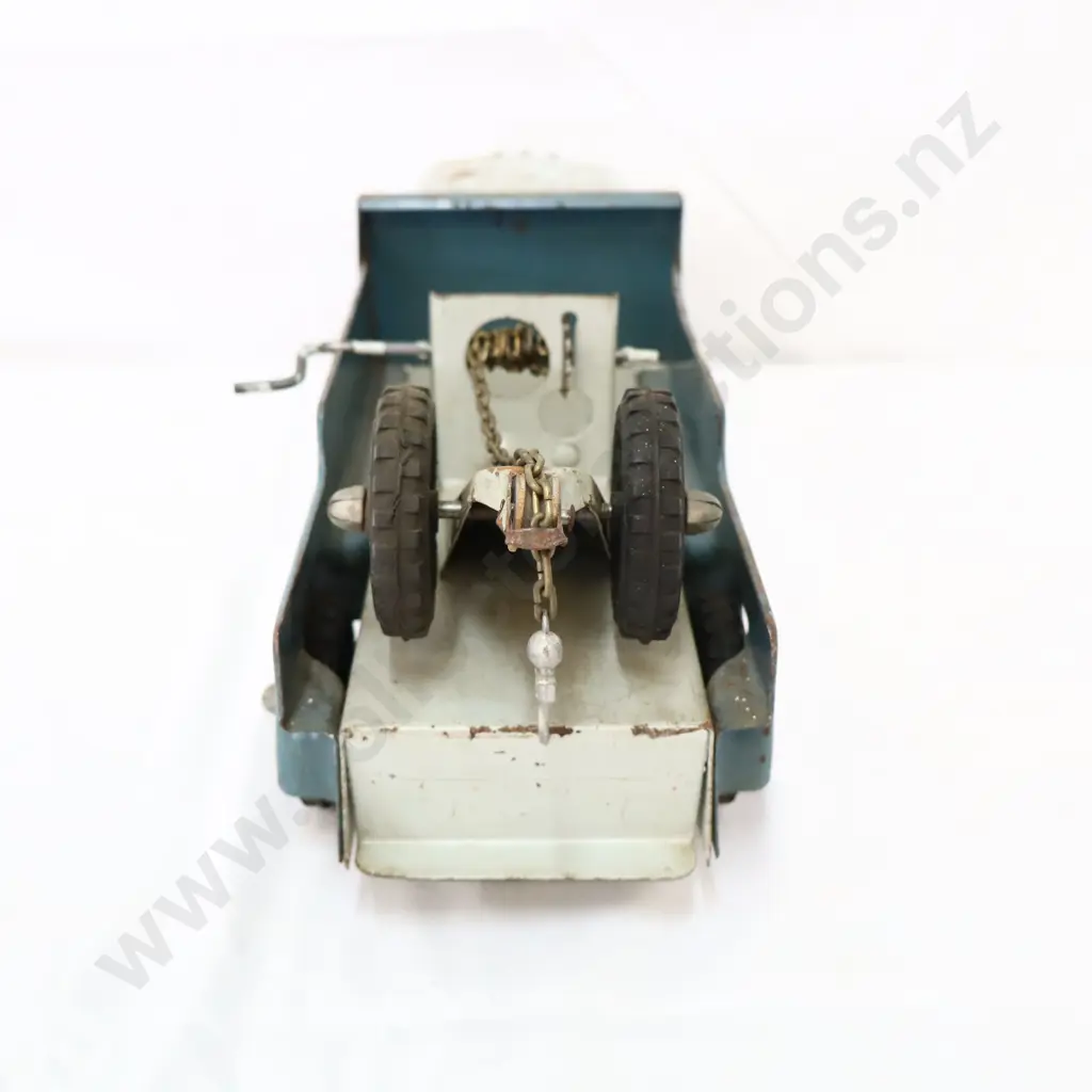 Lincoln Toys Canada Pressed Steel Tow Truck Image 1++