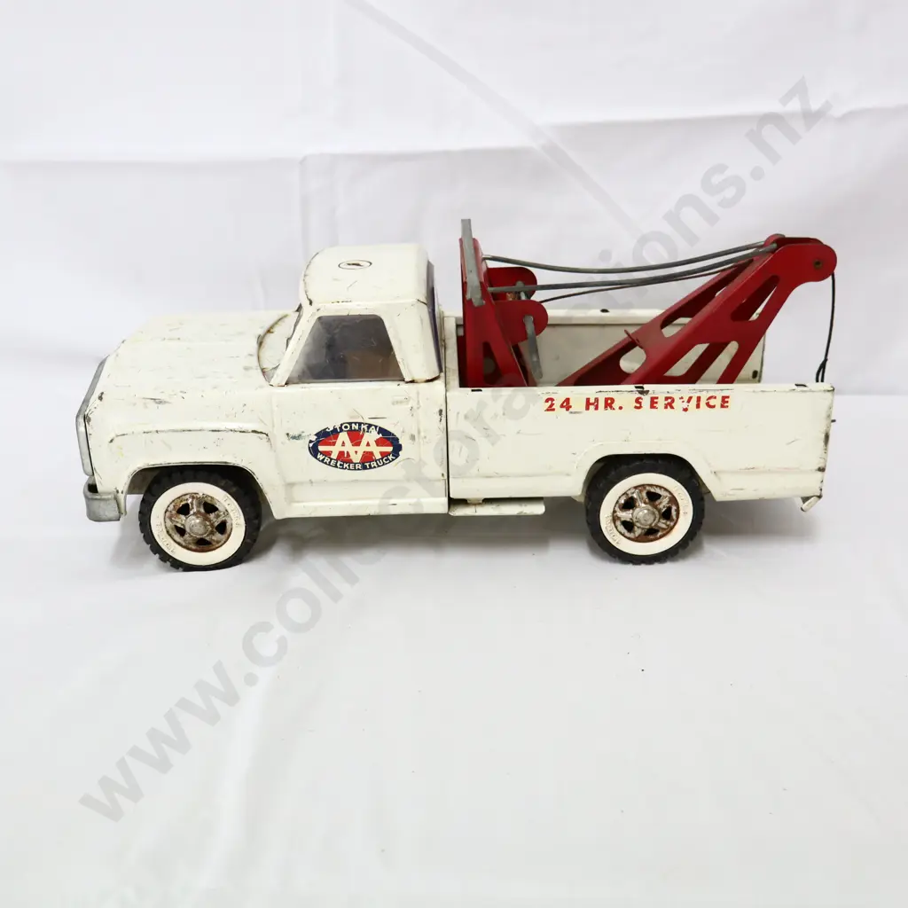 White Tonka AA Wreaker Pressed Steel Tow Truck Image 1++