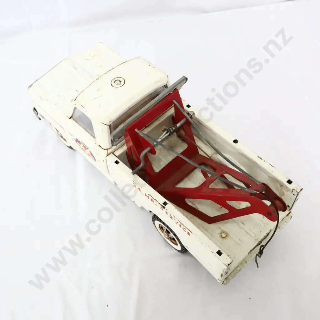 White Tonka AA Wreaker Pressed Steel Tow Truck Image 1++