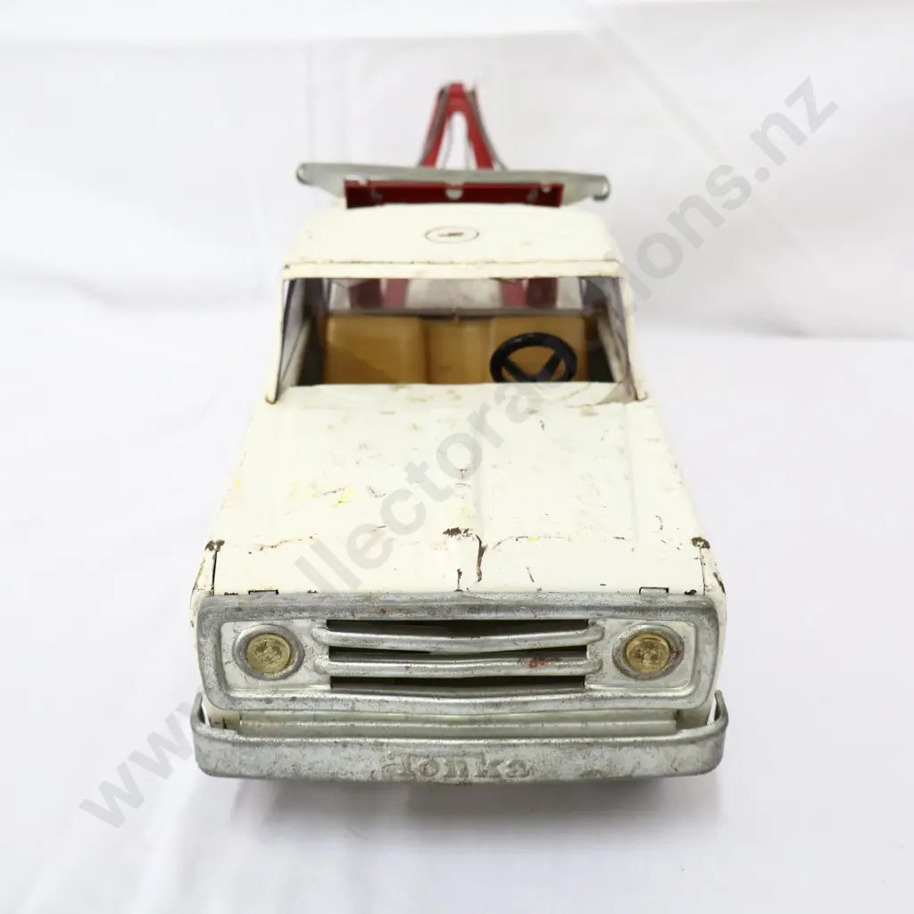 White Tonka AA Wreaker Pressed Steel Tow Truck Image 1++