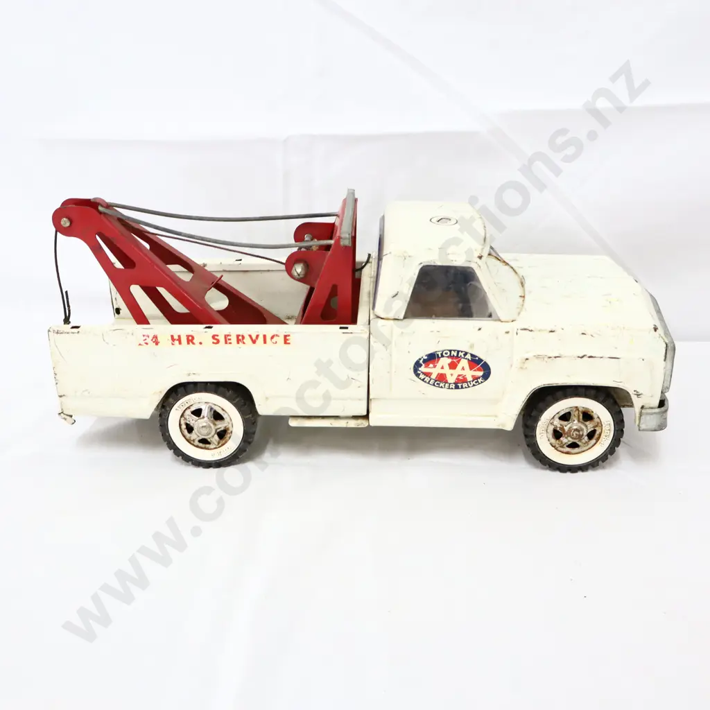 White Tonka AA Wreaker Pressed Steel Tow Truck Image 1++
