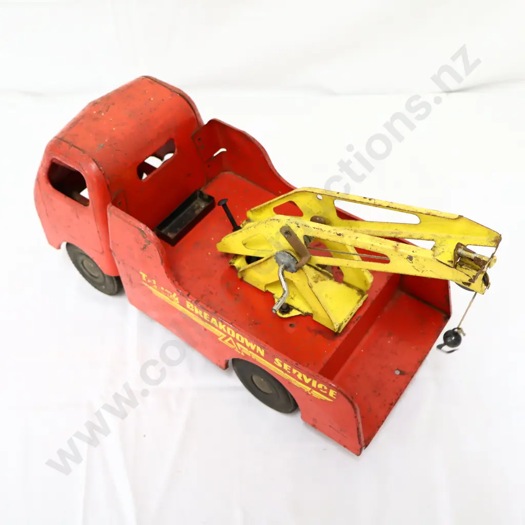 NZ Made Triang Diesel Crash Truck Image 1++