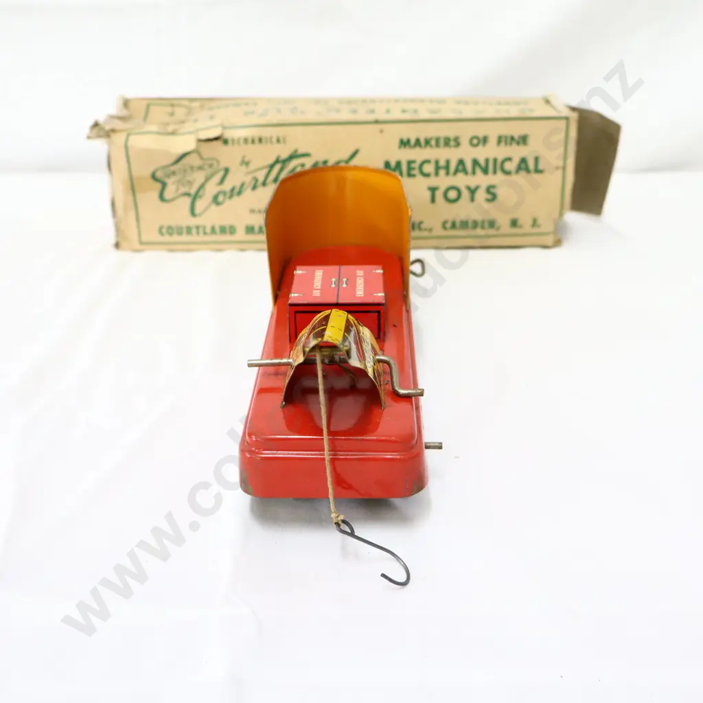 Boxed Walt Reach Toy Wrecker Tin Plate Truck Image 1++