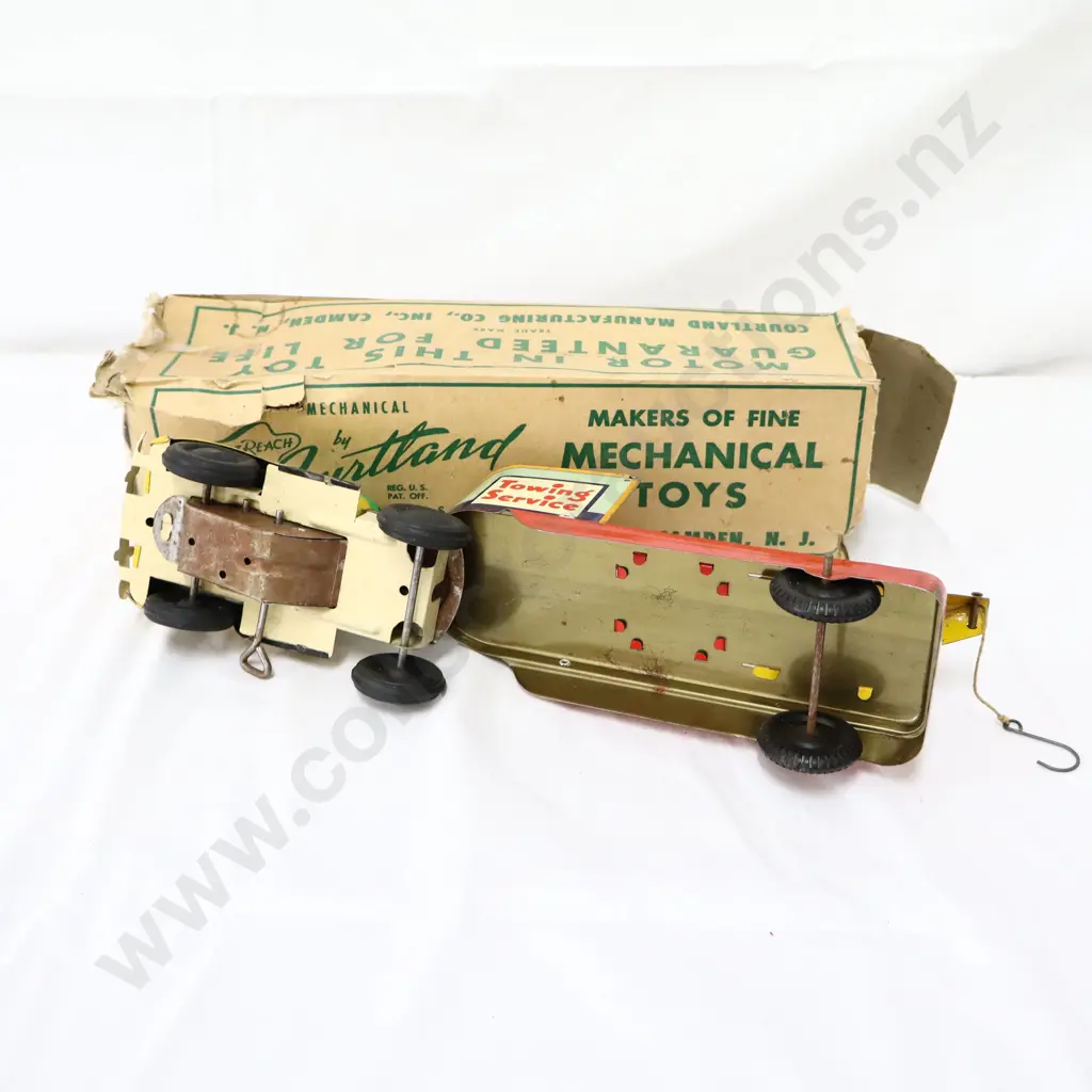 Boxed Walt Reach Toy Wrecker Tin Plate Truck Image 1++