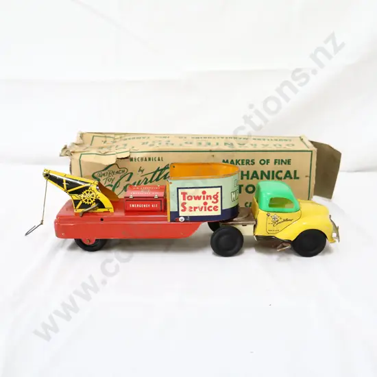 Boxed Walt Reach Toy Wrecker Tin Plate Truck