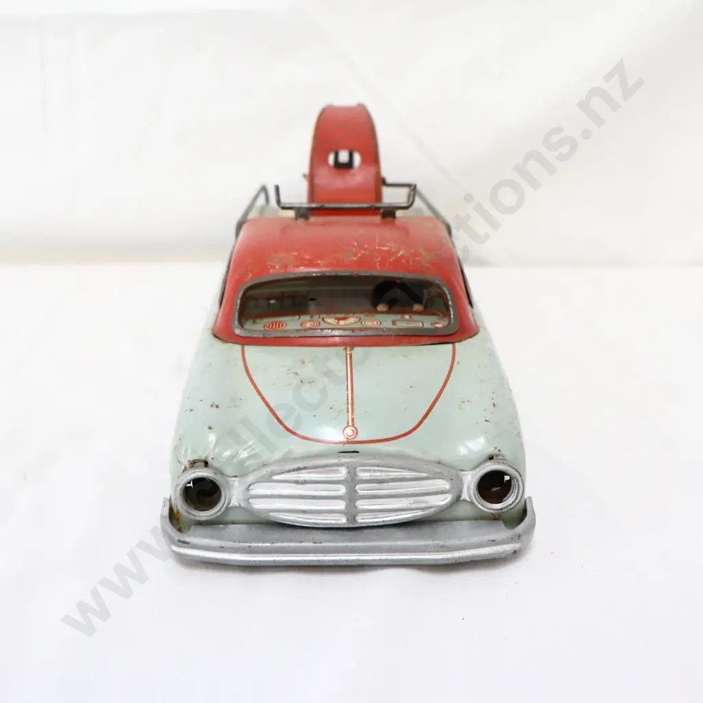 French Tin Plate Toy Tow Truck Image 1++